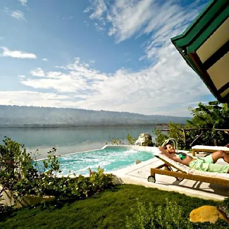 Badian Island Wellness Resort Exterior photo