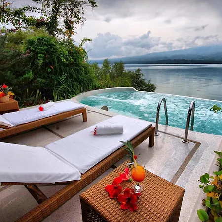 Badian Island Wellness Resort Exterior photo